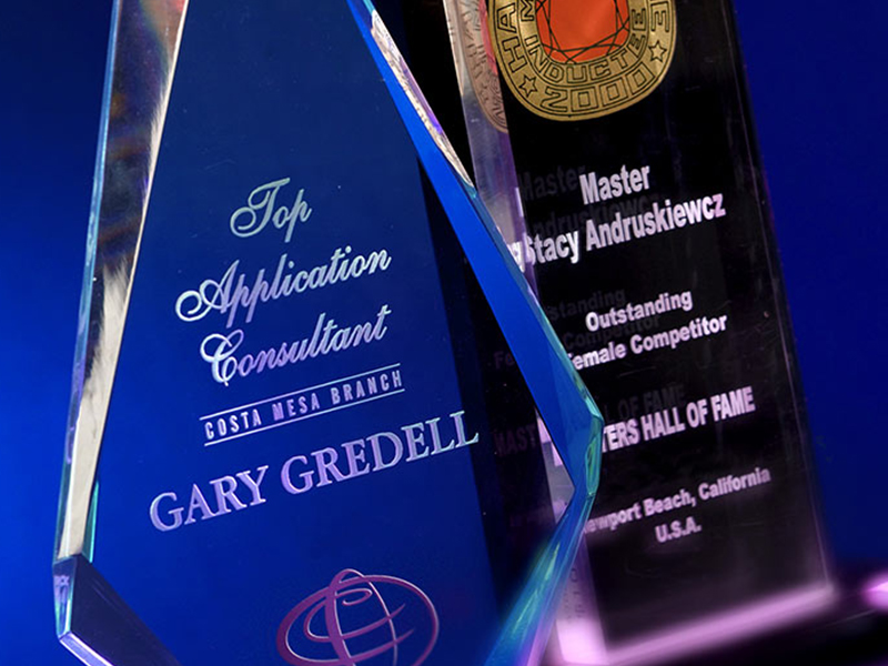 Decorator Engraver DE-3 2 awards engraved