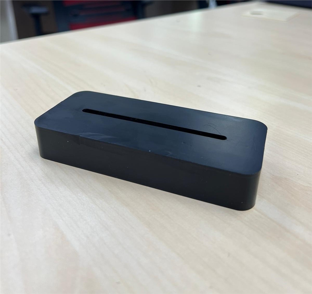 樣本 2 : 燈顯示板底座成果