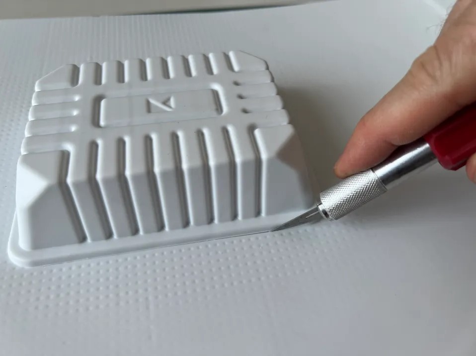 用手術刀切割 1mm HIPS 用手術刀切割 1mm HIPS