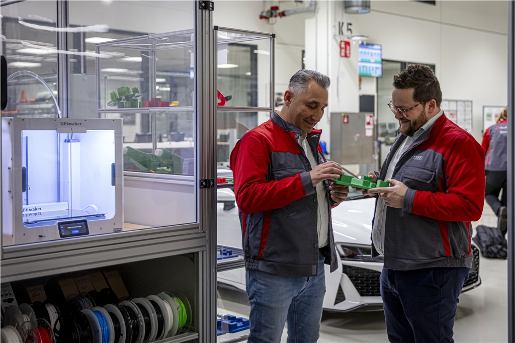 Audi Sport 用 Ultimaker 列印機列印零件 Audi Sport 用 Ultimaker 列印機列印零件