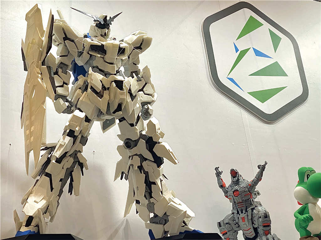 展場中的獨角獸鋼彈 展場中的獨角獸鋼彈