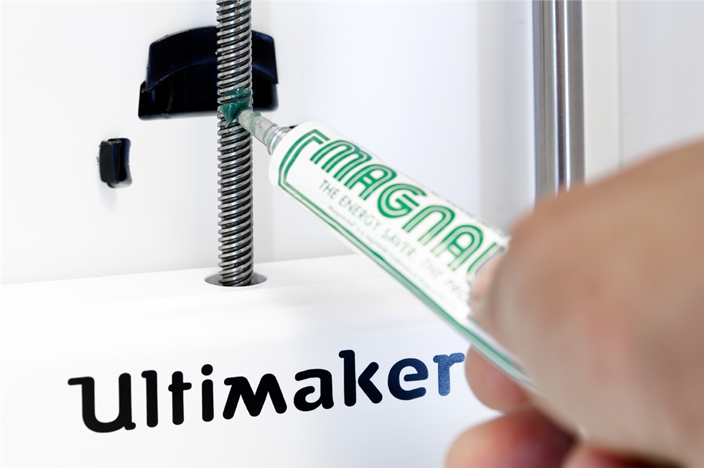 Lubricating the axles Lubricating the axles