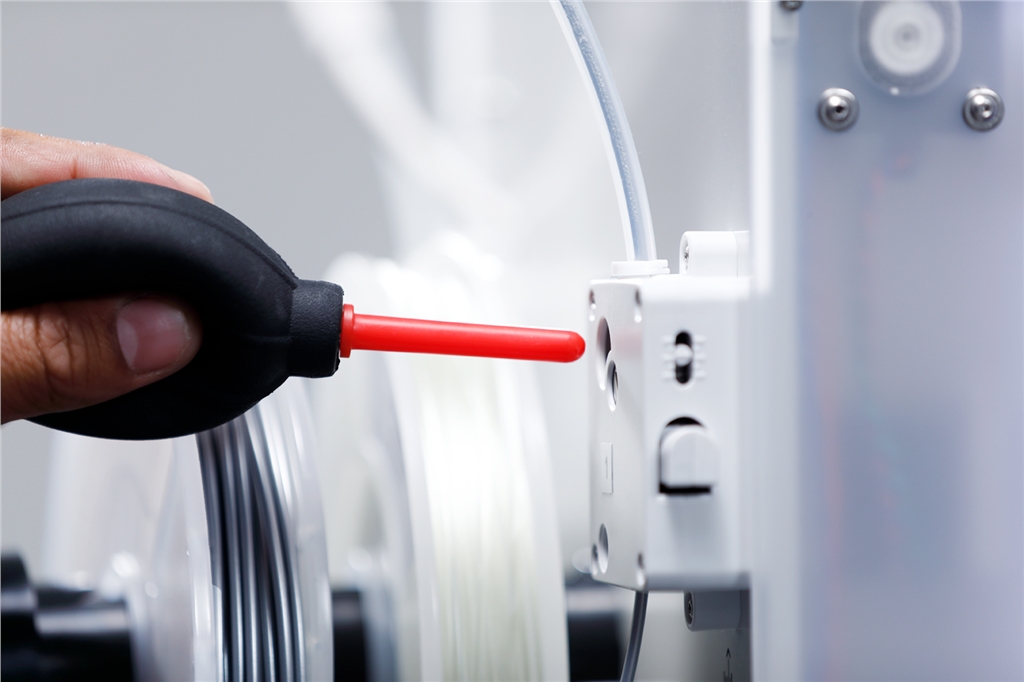 Keeping the printer clean Keeping the printer clean