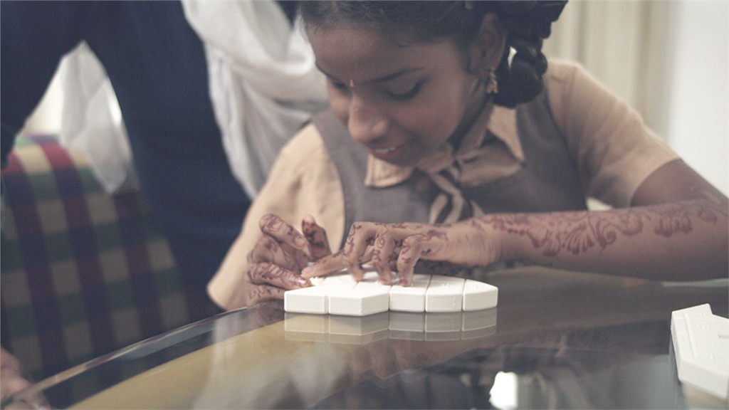 利用Fittle魚(yú)學(xué)習(xí)盲文